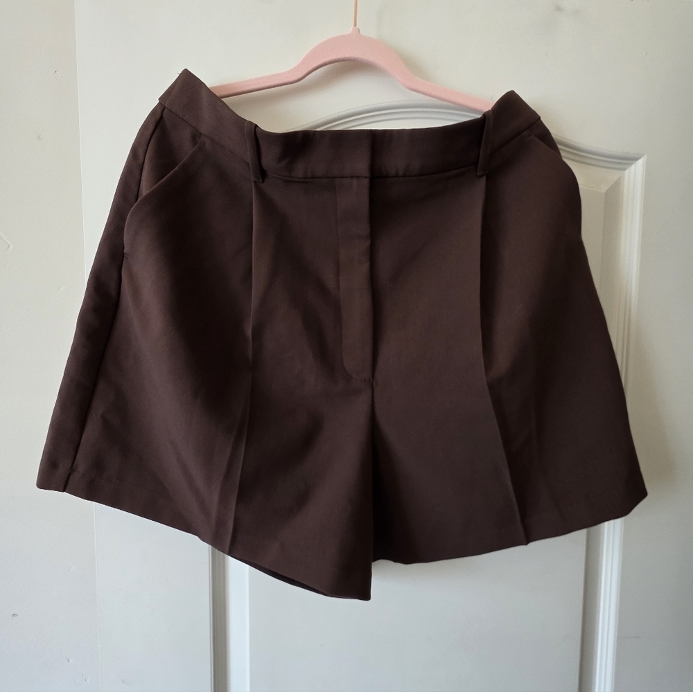 Abercrombie & Fitch Pleated Brown Shorts EUC